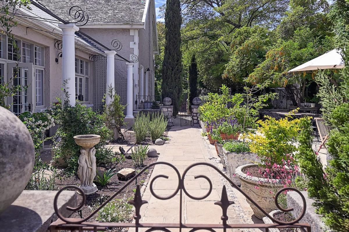 Dream Guest In Fabulous Edwardian Claremont * Cape Town